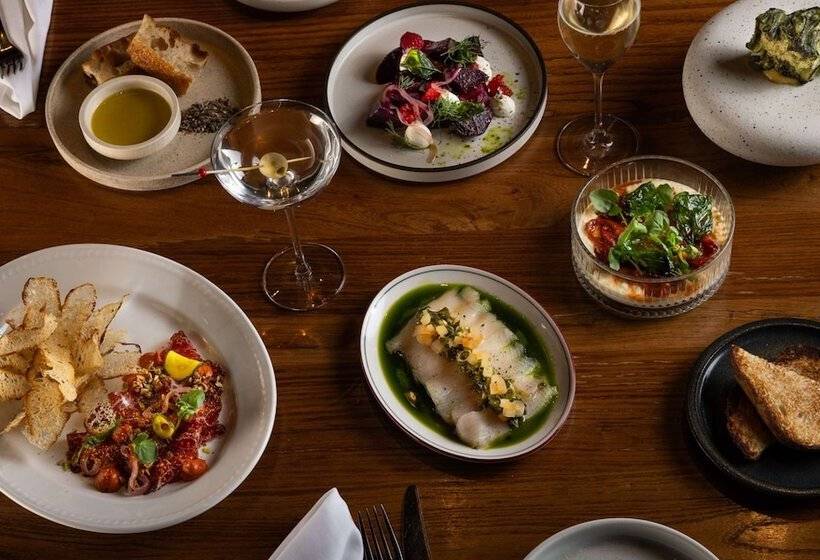 Next Hotel Melbourne, Curio Collection By Hilton