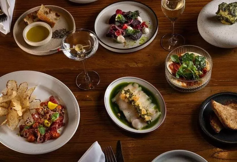 Next Hotel Melbourne, Curio Collection By Hilton