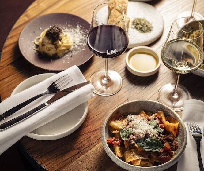 Next Hotel Melbourne, Curio Collection By Hilton