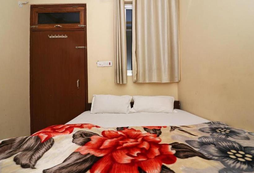 ホテル Oyo 40436  Ganga Vilas