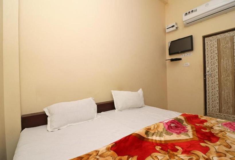 ホテル Oyo 40436  Ganga Vilas