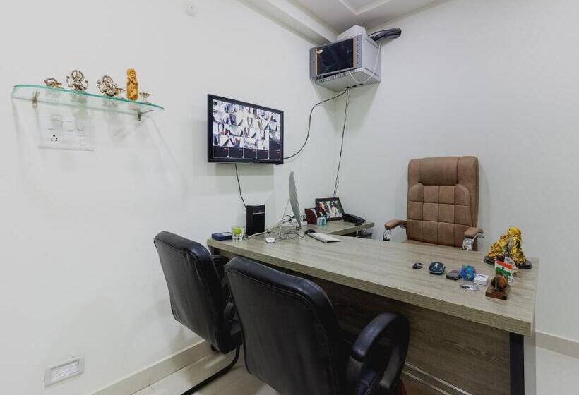 Super Hotel O Qualia Inn Kondapur Near Botanical Garden