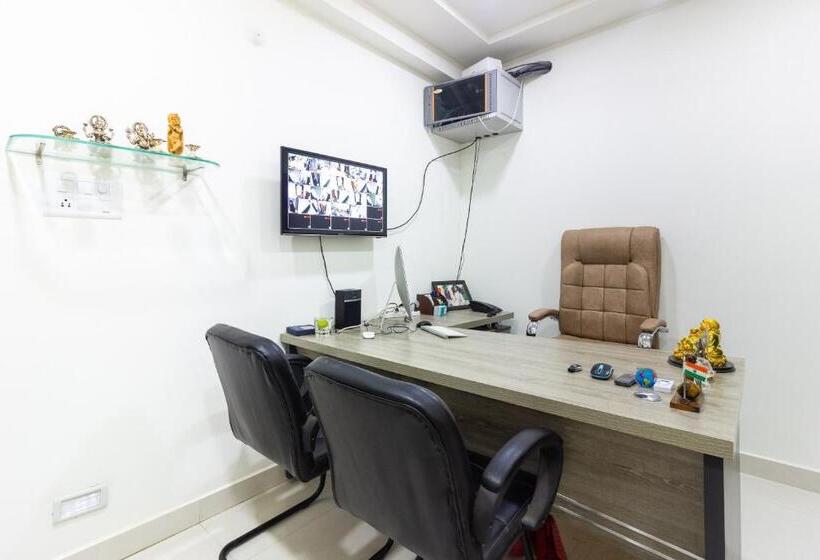 Super Hotel O Qualia Inn Kondapur Near Botanical Garden