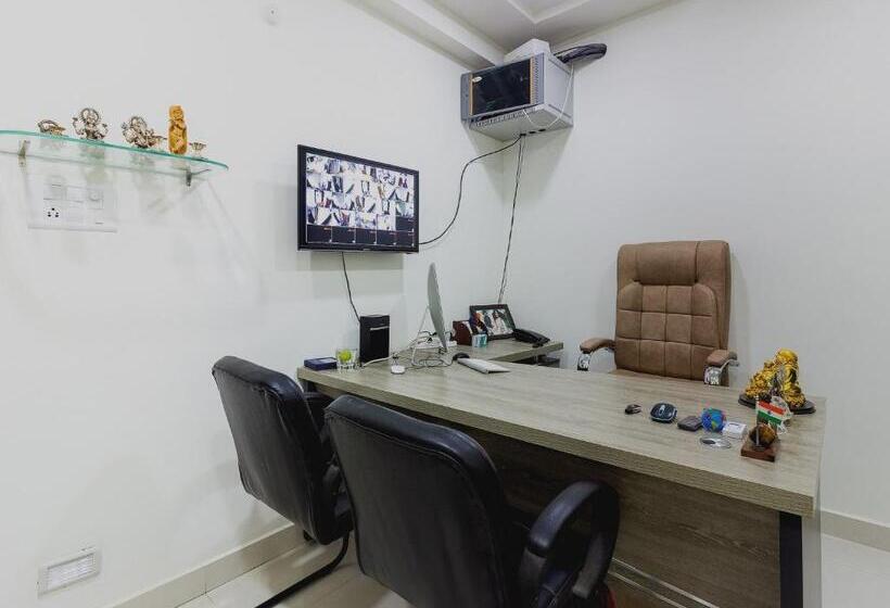 Super Hotel O Qualia Inn Kondapur Near Botanical Garden