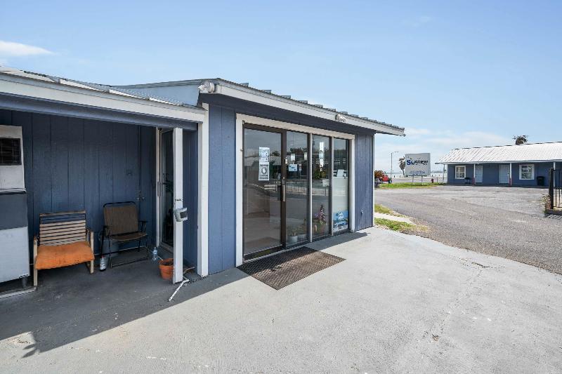 בית מלון כפרי Oyo Rockport Bay View