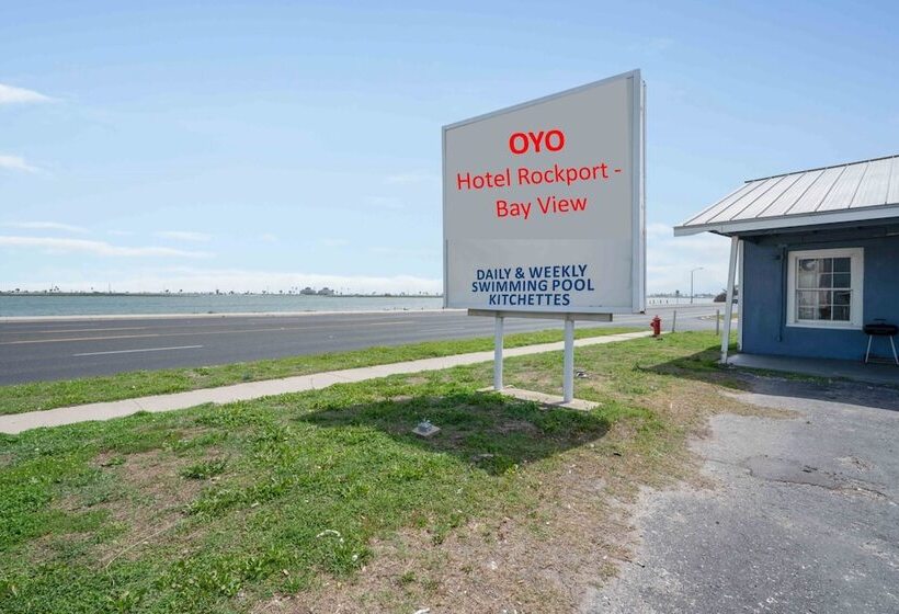 בית מלון כפרי Oyo Rockport Bay View