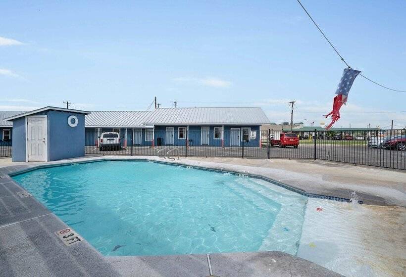 בית מלון כפרי Oyo Rockport Bay View