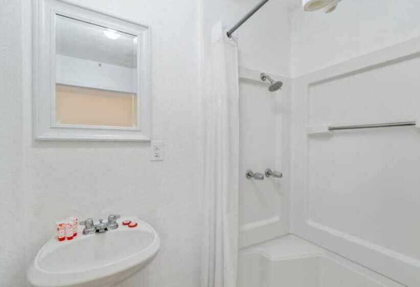 בית מלון כפרי Oyo Rockport Bay View