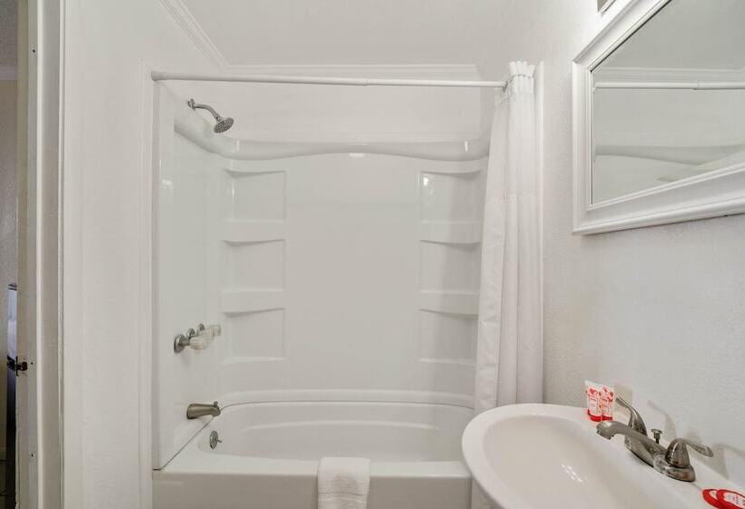 בית מלון כפרי Oyo Rockport Bay View