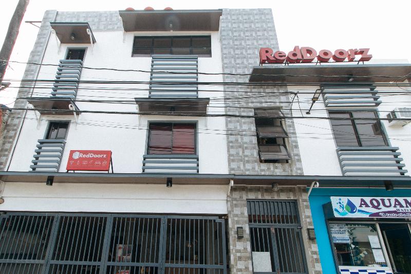 Hotel Reddoorz Near Christ The King Medical Center