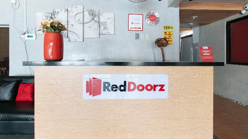 Hotel Reddoorz Near Christ The King Medical Center