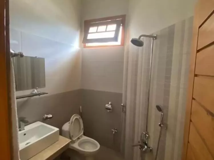 هتل Shaheen International