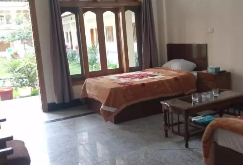 هتل Shaheen International