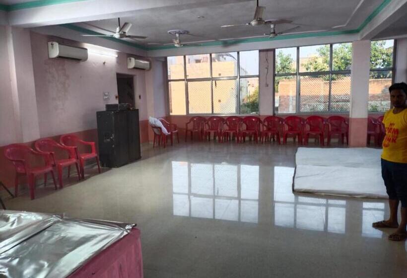 酒店 Varanasi Paradise