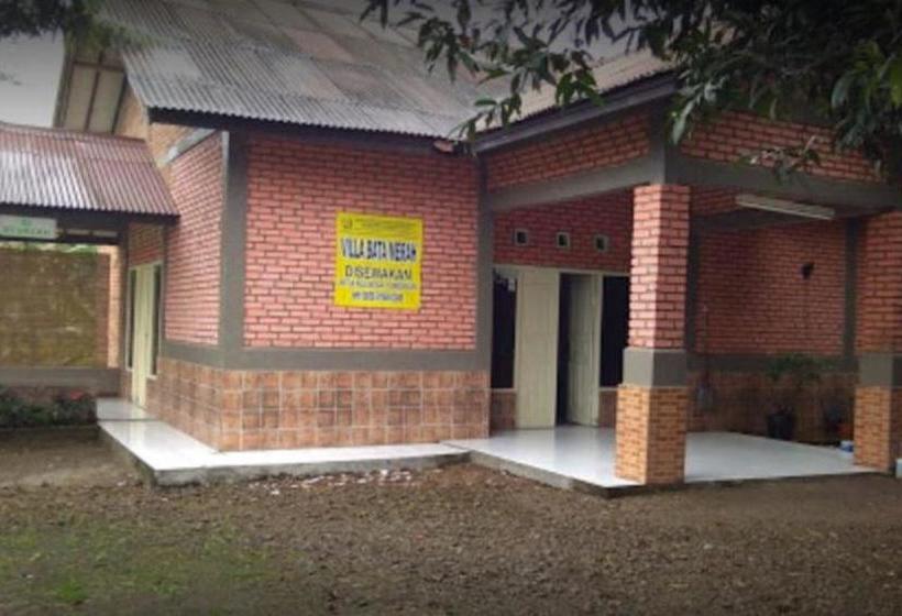 Hotel Villa Bata Merah