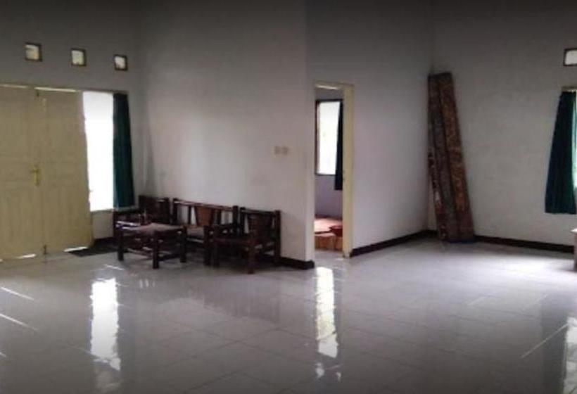 Hotel Villa Bata Merah