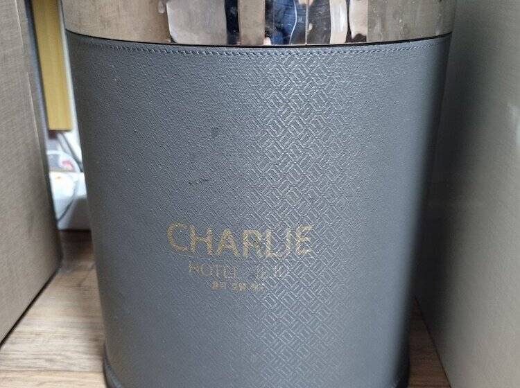 فندق على الطريق Charlie Hotel Jeju