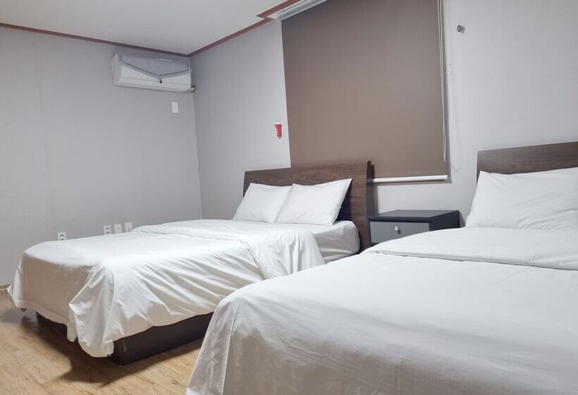 فندق على الطريق Charlie Hotel Jeju