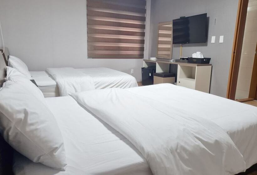 فندق على الطريق Charlie Hotel Jeju