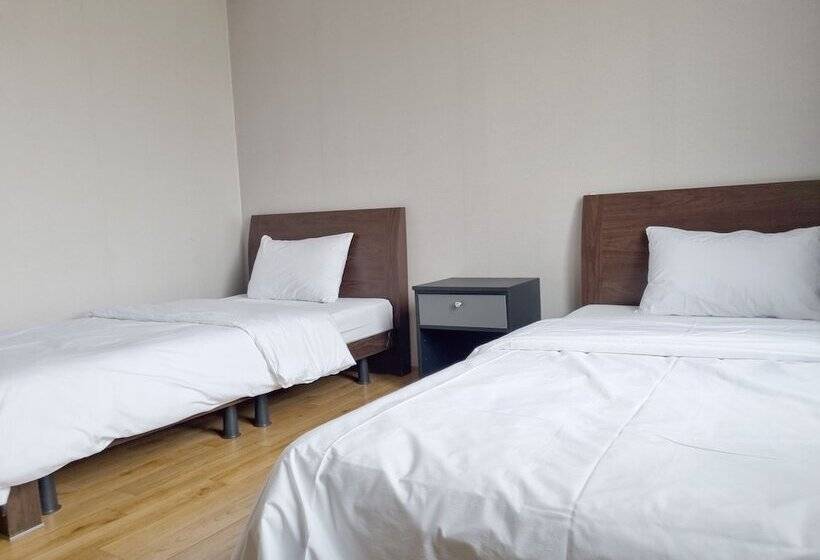 فندق على الطريق Charlie Hotel Jeju