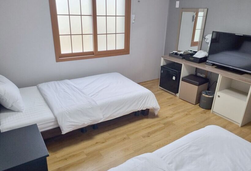 فندق على الطريق Charlie Hotel Jeju