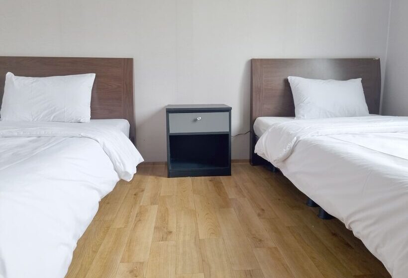 فندق على الطريق Charlie Hotel Jeju