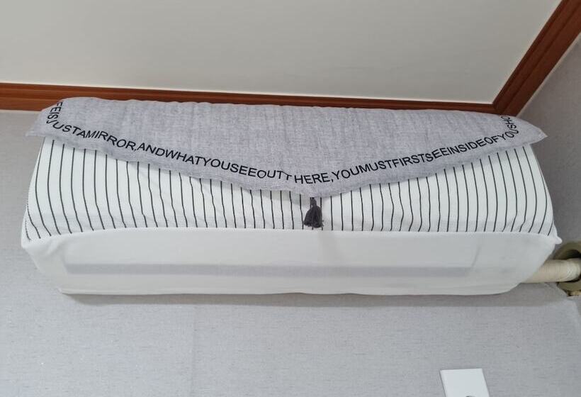 فندق على الطريق Charlie Hotel Jeju