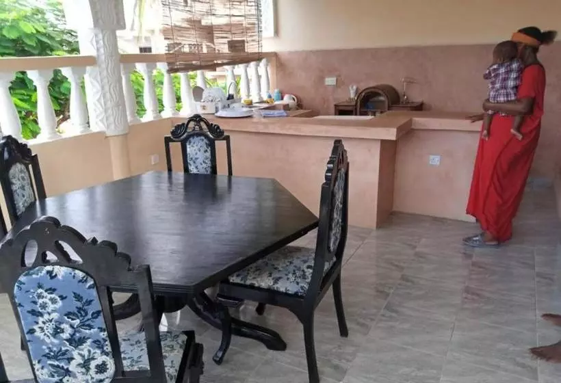پانسیون Fahari House Watamu