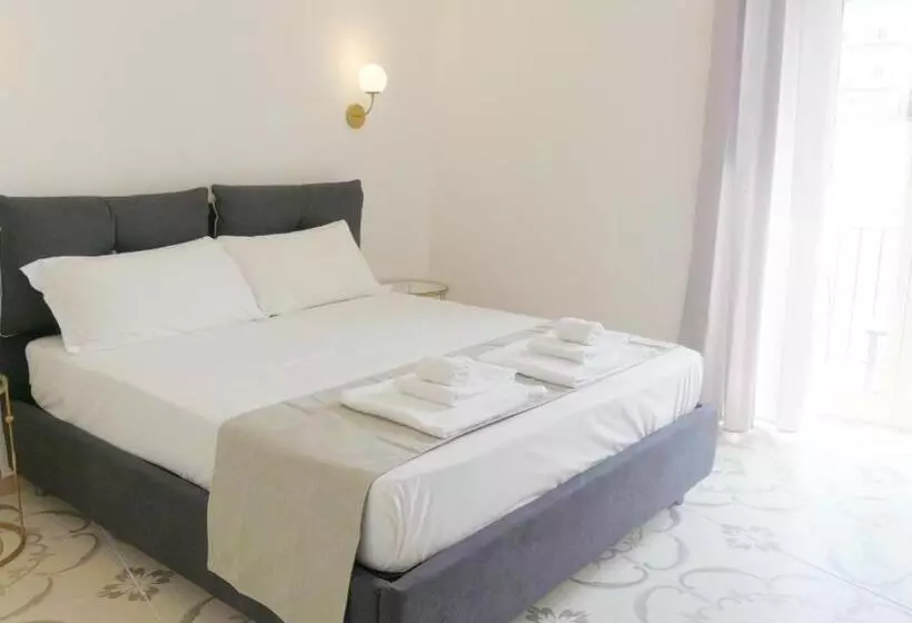 ペンション Naro Suites And Rooms