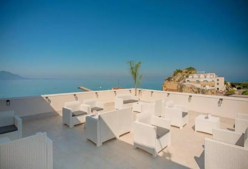 ペンション Naro Suites And Rooms