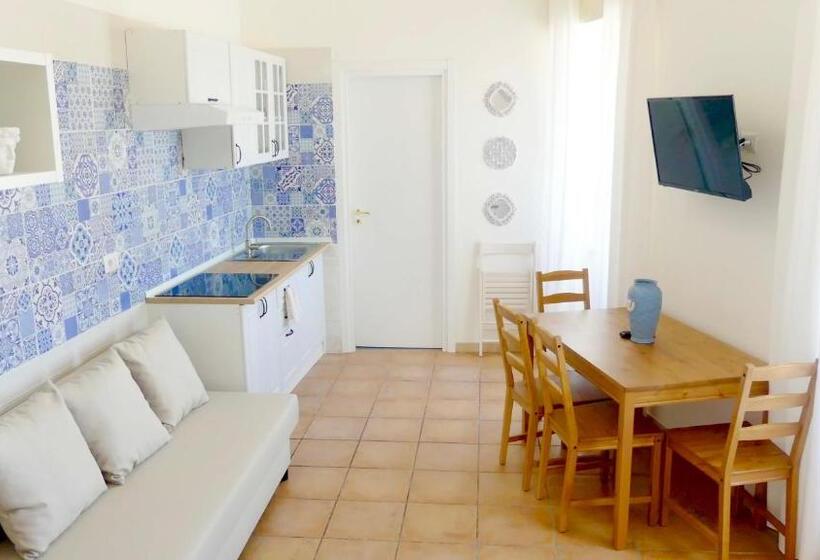 Пансион Naro Suites And Rooms