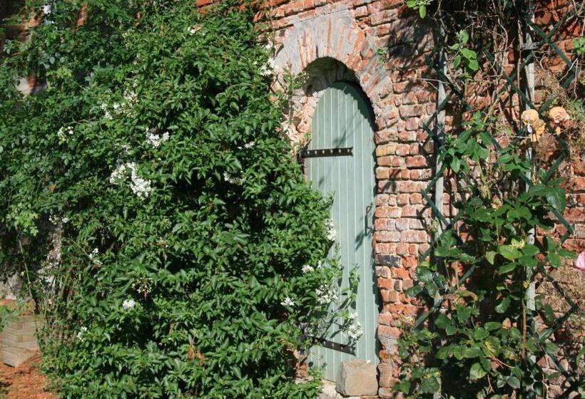 ベッドアンドブレックファースト Chambres D'hôtes & Gites La Chatellenie