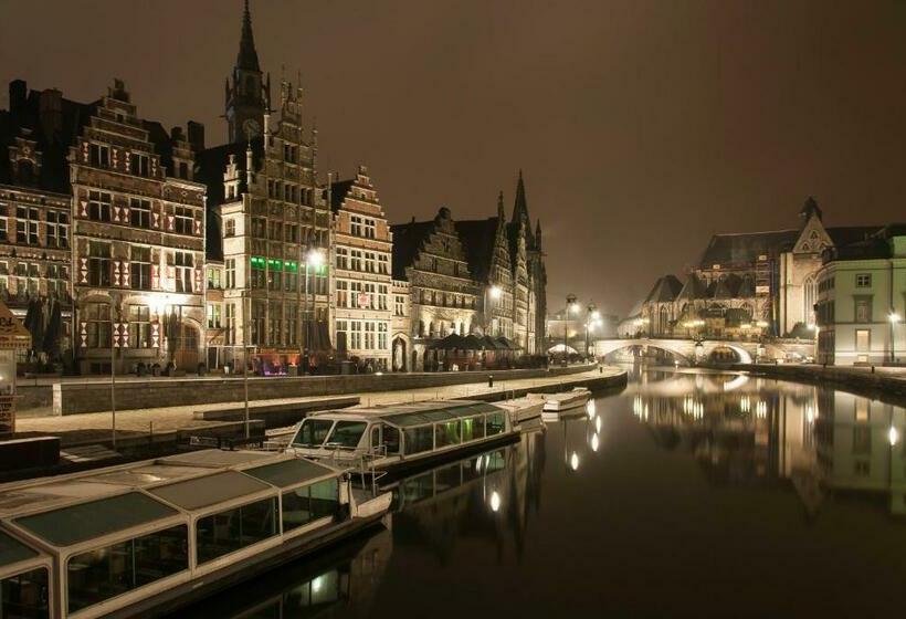 تختخواب و صبحانه De Waterzooi Lodge