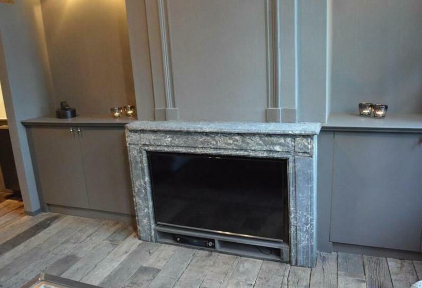 تختخواب و صبحانه De Waterzooi Lodge