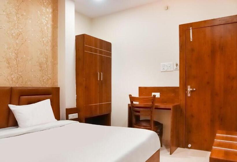 Collection O 78427 Hotel Raj Regent