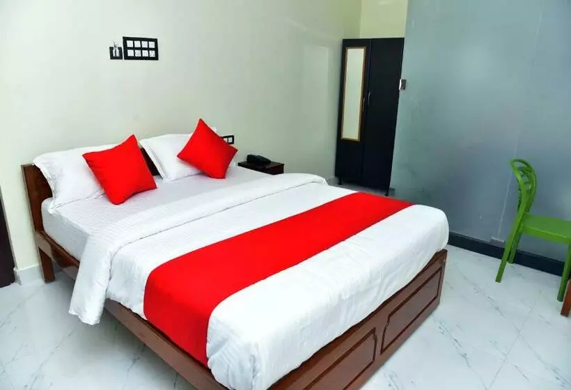 ホテル Niraj Residency