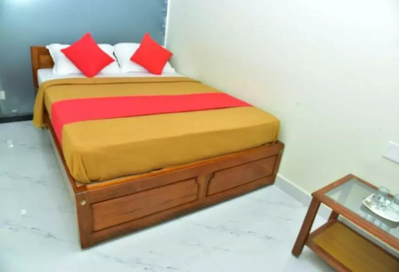 ホテル Niraj Residency