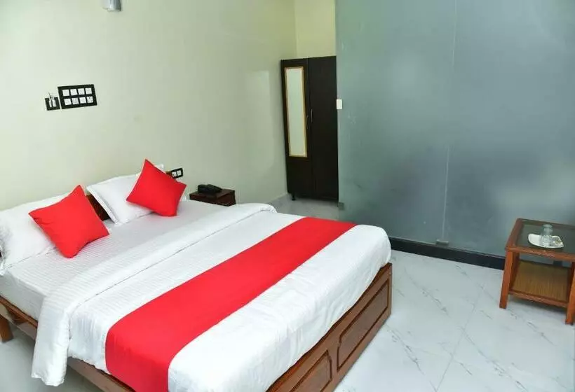 ホテル Niraj Residency