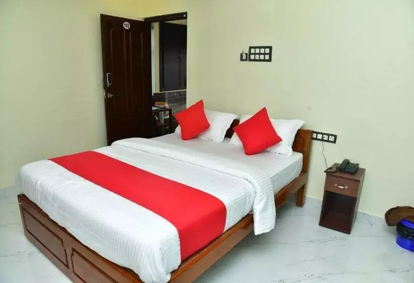 ホテル Niraj Residency