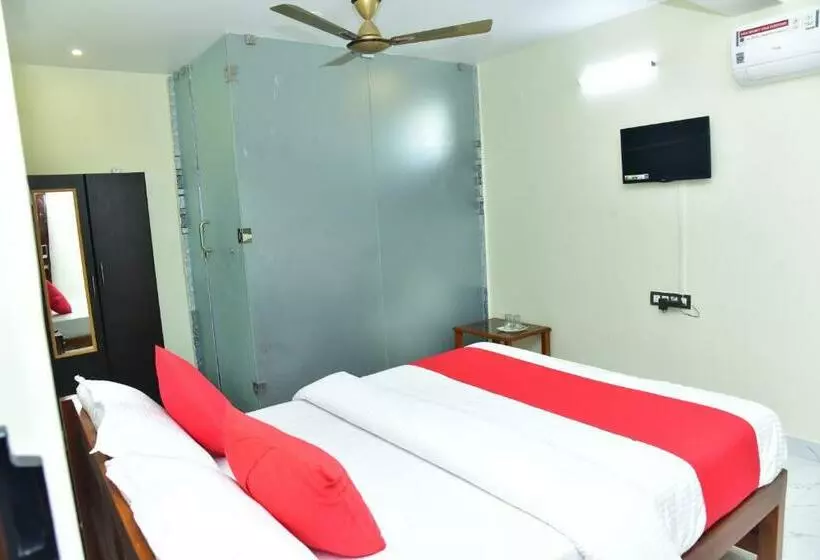 ホテル Niraj Residency