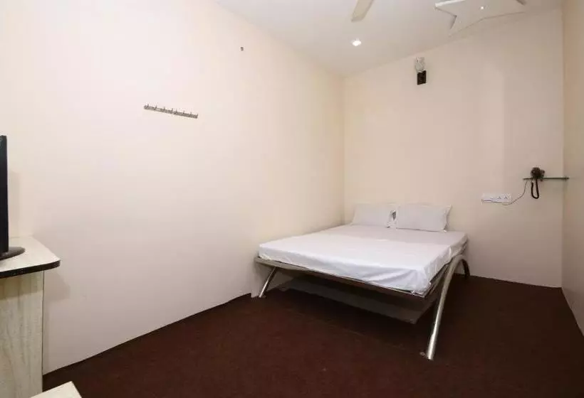 ホテル Spot On 40622 Shahi Guest House