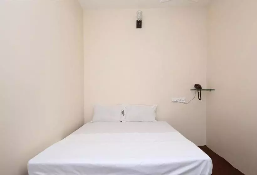ホテル Spot On 40622 Shahi Guest House