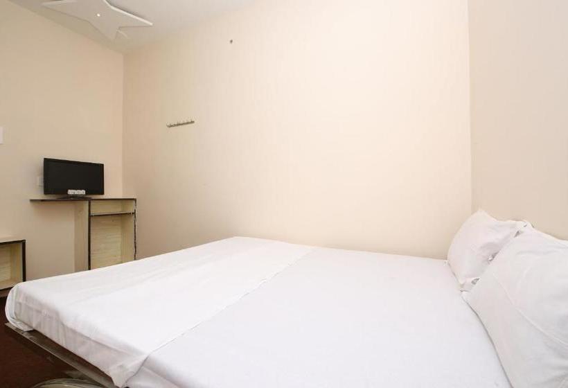 Hotelli Spot On 40622 Shahi Guest House