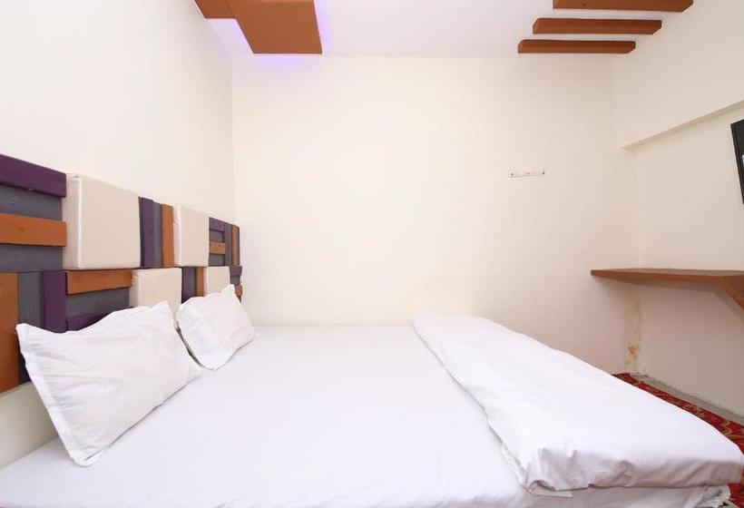 Hotelli Spot On 40622 Shahi Guest House