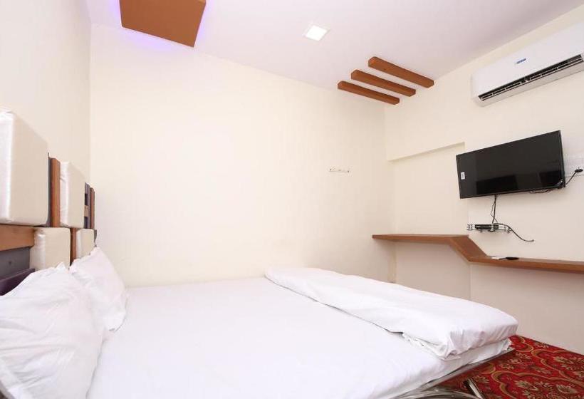 Hotelli Spot On 40622 Shahi Guest House