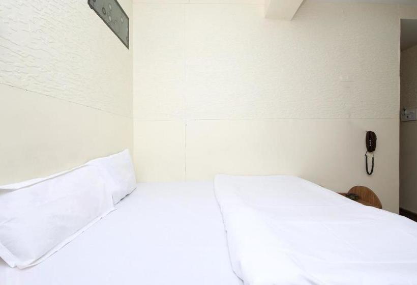 Hotelli Spot On 40622 Shahi Guest House