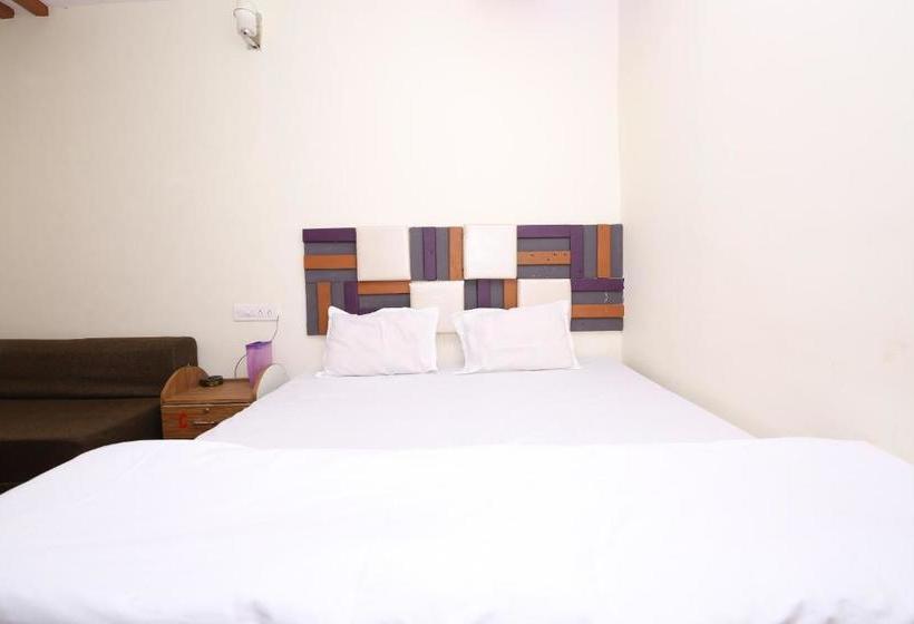 Hotelli Spot On 40622 Shahi Guest House