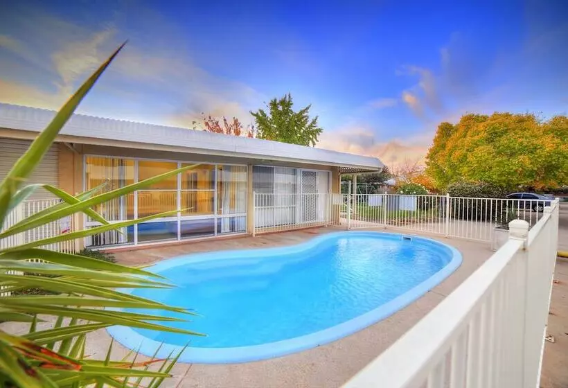 Motelli Boulevarde Motor Inn