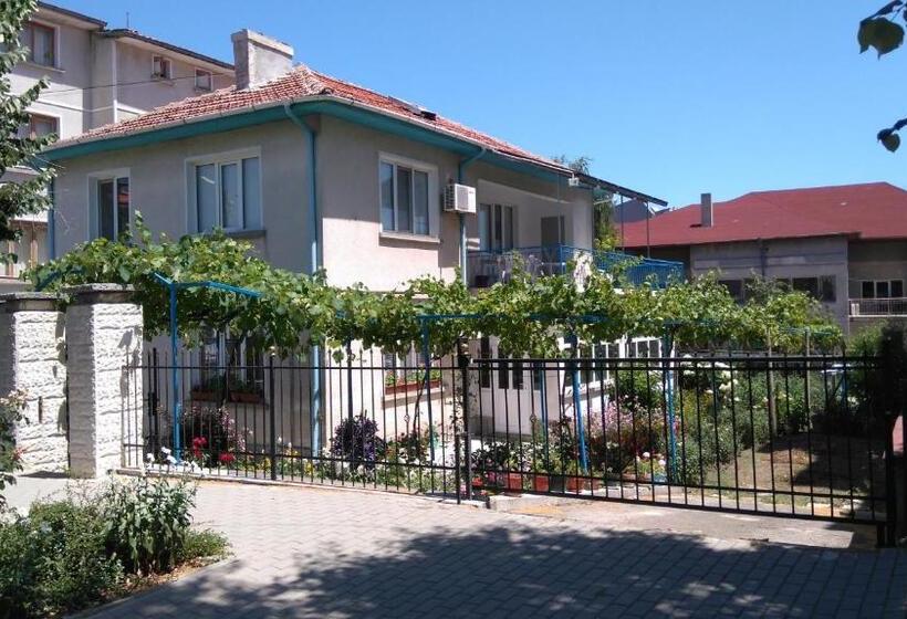 پانسیون песента на морето