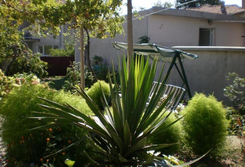 پانسیون песента на морето